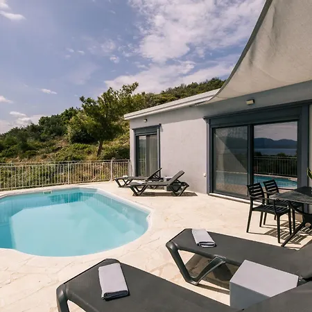Cranae Tranquil Luxury Villa